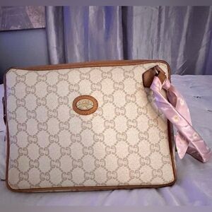 Gucci Plus Wristlet Clutch Authentic Vintage GG Monogram  Travel Toiletries Bag